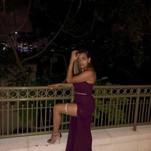 Meet your Posher, Bella